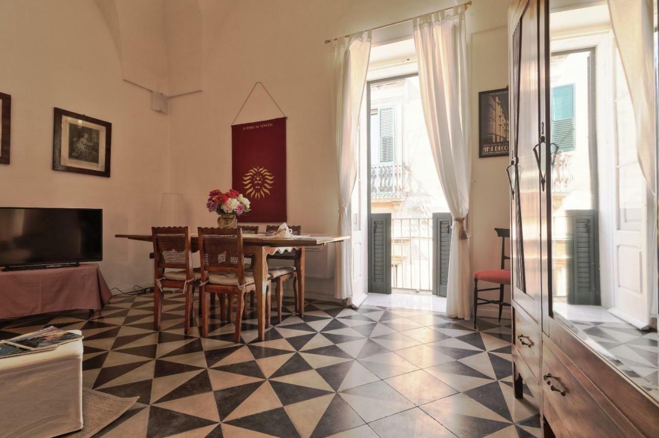 Slow Lecce - Old Town Apartment Sit Eksteriør billede